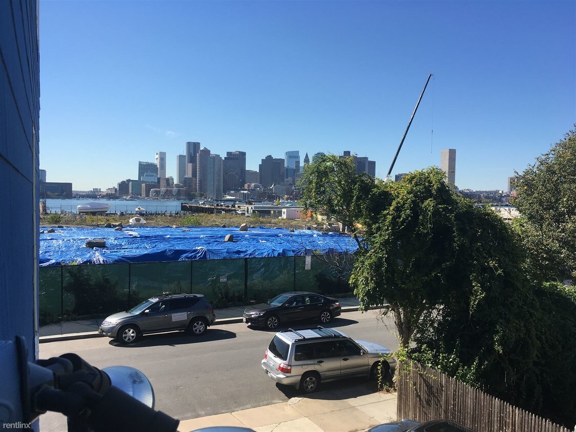 Primary Photo - 104 Marginal St