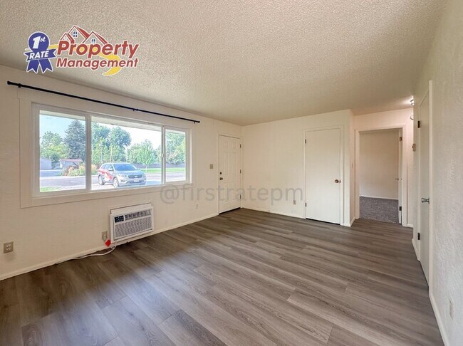 Building Photo - 158 E Mission Dr