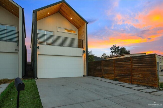 Building Photo - 23 N 28th St