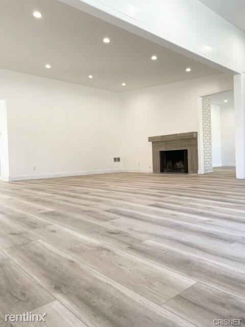 Building Photo - 4 br, 2.5 bath House - 17601 Osborne St