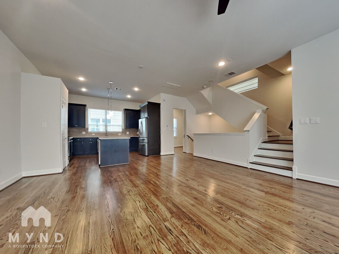 Foto principal - 1006 W 18th St