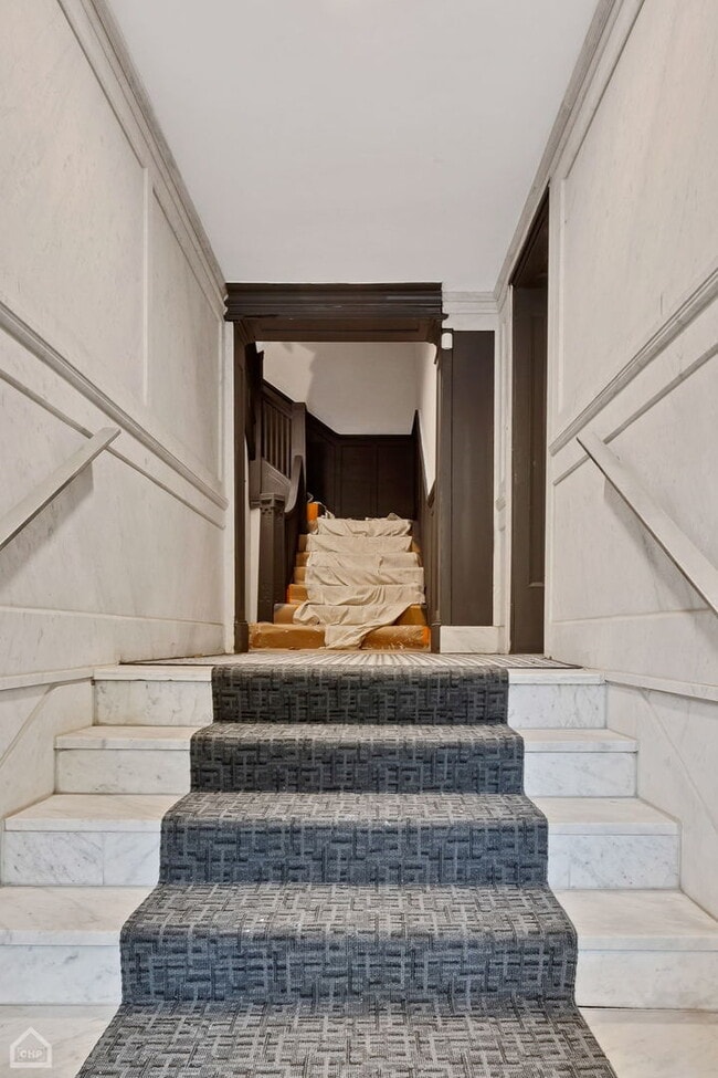 Building Photo - 4351 S King Dr