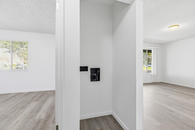 Foto del edificio - 1800 Rockford Ave