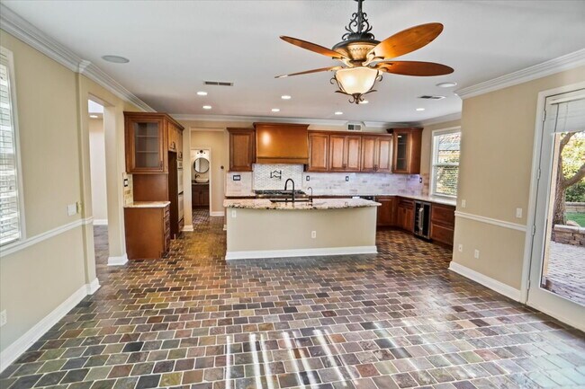 Foto del edificio - "Spacious 4-Bedroom Retreat with Cozy Fireplace on Starfall Way, Santa Clarita!"