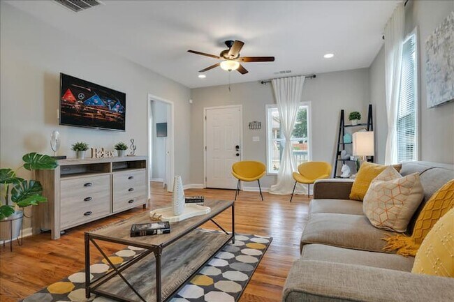 Foto del edificio - 956 Mayson Turner Rd NW