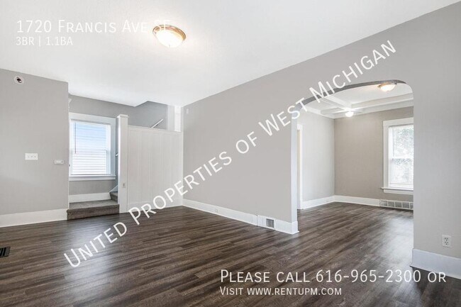 Building Photo - Available Now | 3 Bedroom, 1.5 Bath Home i...
