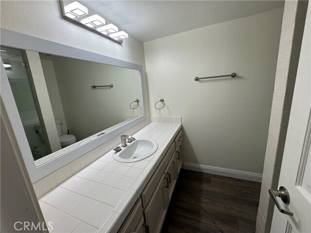 Foto del edificio - 17200 Newhope St