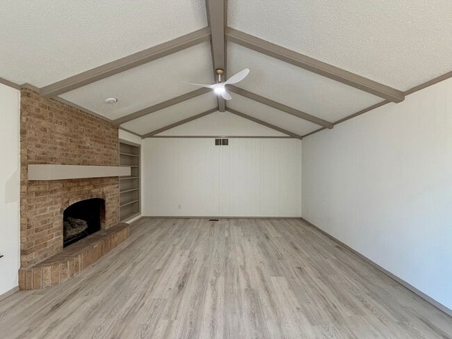 Building Photo - Beautifully Remodeled 3 Bedroom 2 Bathroom Home Available for Rent