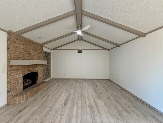 Foto del edificio - Beautifully Remodeled 3 Bedroom 2 Bathroom Home Available for Rent