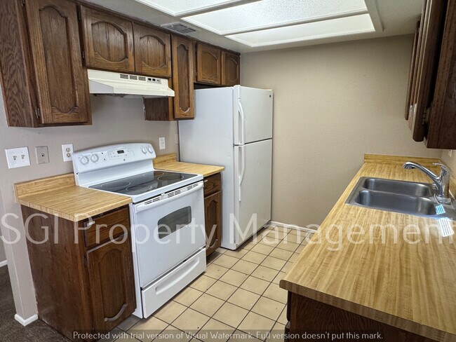 Building Photo - 3131 W Cochise Dr