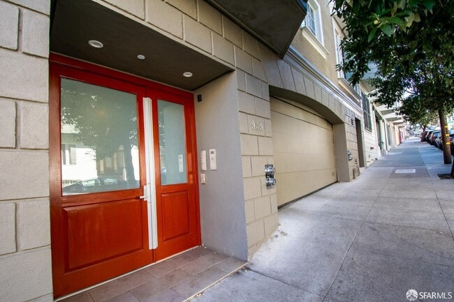 Building Photo - 939 Jackson St
