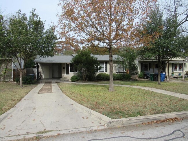 3-BEDROOM HOME IN TERRELL HEIGHTS - 3-BEDROOM HOME IN TERRELL HEIGHTS