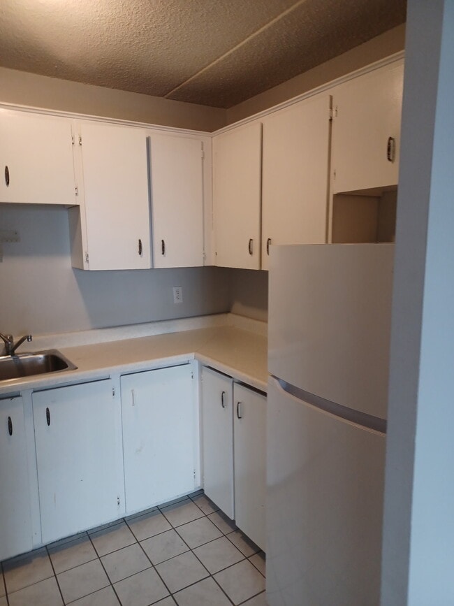 Building Photo - 5 Spring St