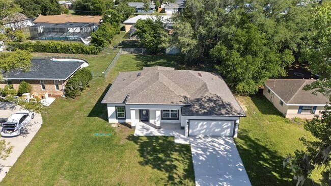 Foto del edificio - 922 N Fairbairn Dr