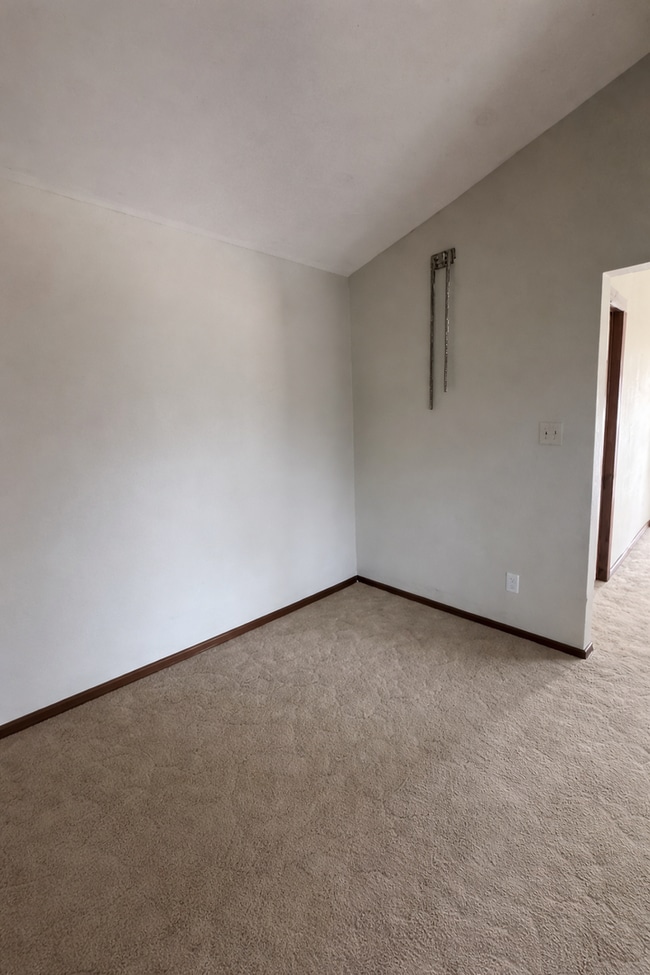 Building Photo - Renovated 2BR House | Storage Shop Included | All Animals Welcome | El Dorado Springs MO