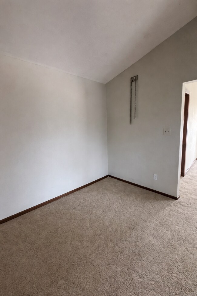 Foto del edificio - Renovated 2BR House | Storage Shop Included | All Animals Welcome | El Dorado Springs MO