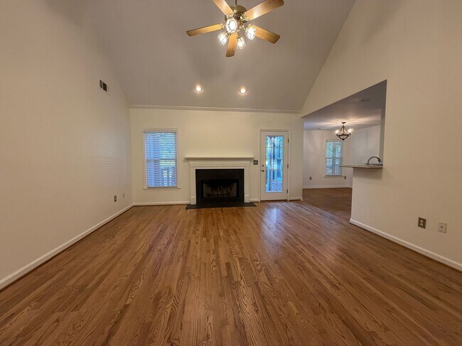 Building Photo - Beautiful Pet-Friendly, 3 Bedroom, 2 Bath House in Bogart, Georgia on 1-acre lot