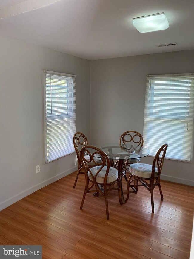 Building Photo - 1903 Wills Rd