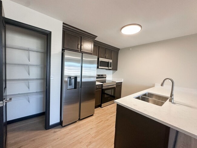 Building Photo - New! Beautiful 2 Bed, 2 Bath Apartment in PRIME location! Furnished & Unfurnished Options Available!