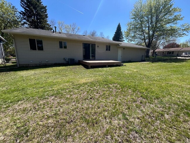 Building Photo - Updated 4 Bed/2 Bath East Side Ranch Home for Rent!!
