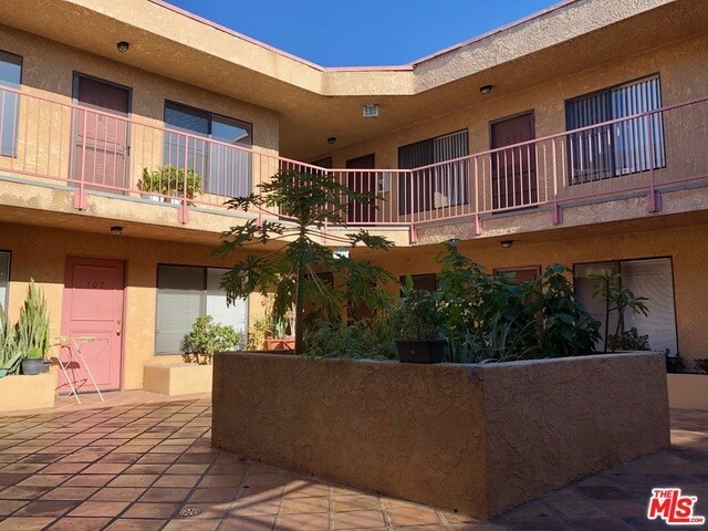 Primary Photo - 710 Crenshaw Blvd