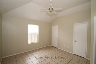 Building Photo - 4504 Jeff Scott Dr