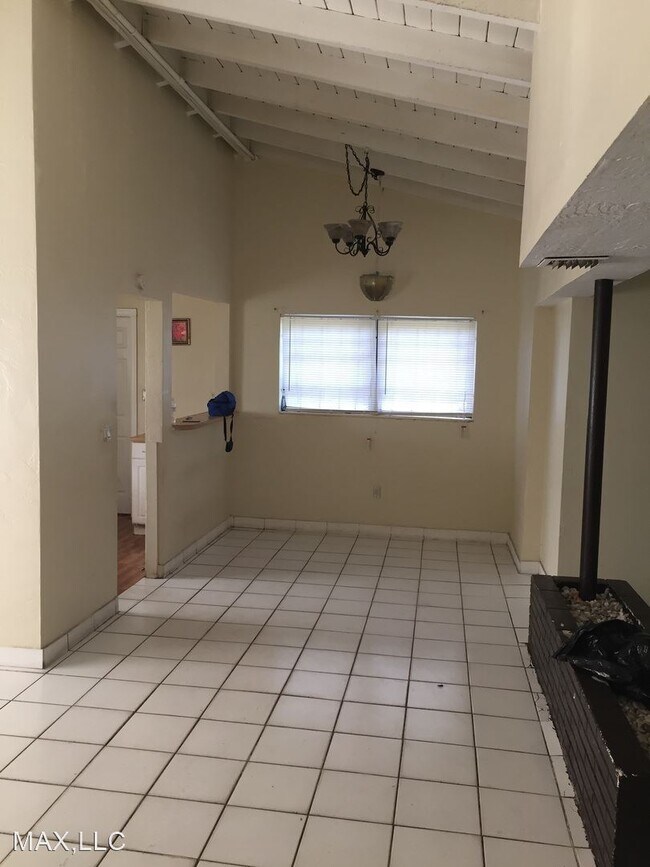 5 br, 2 bath House - 3271 GLENDALE BLVD photo'
