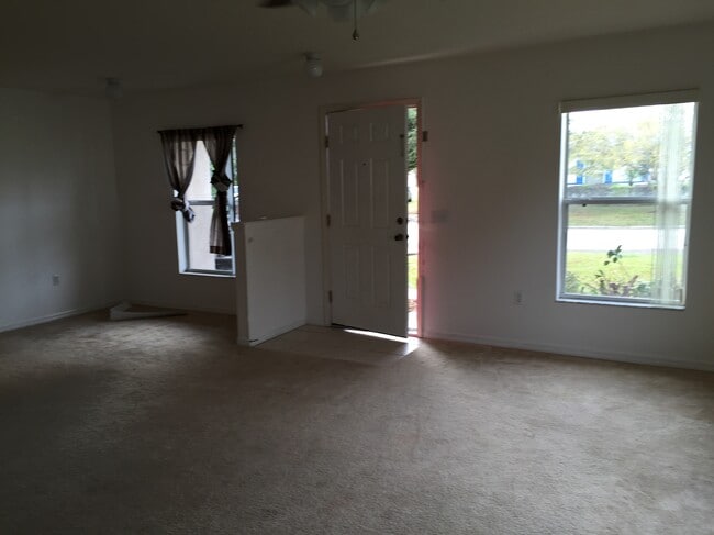 Foto del edificio - 436 Red Hawk Loop