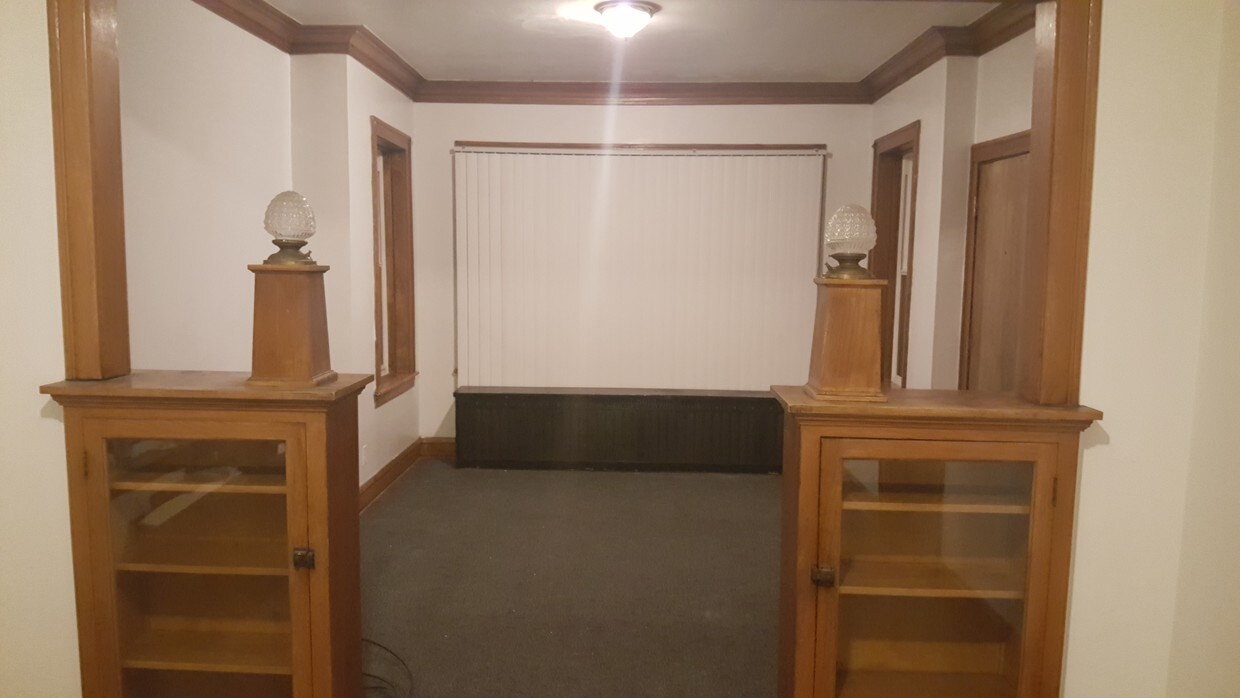 Foto principal - 7219 S California Ave