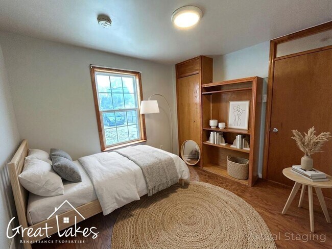 Building Photo - Charming 3 Bedroom 1.5 Bathroom Bungalow now available for rent!