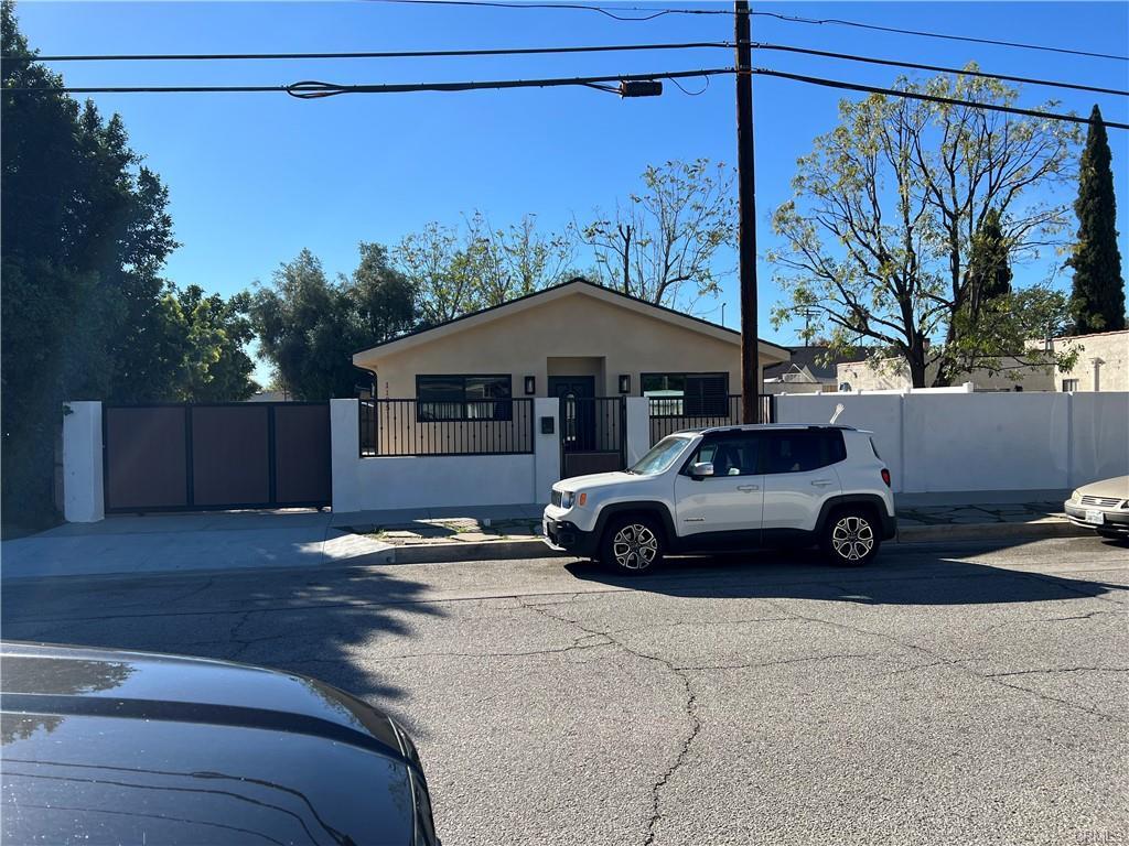 Foto del edificio - 11251 Kewen Ave