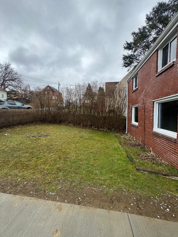 Building Photo - 416 Oak St