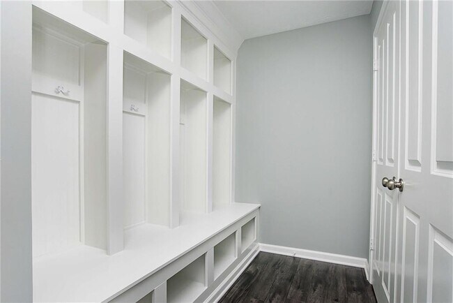 Building Photo - 13050 Grand Vue Dr