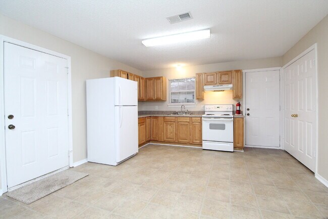 Foto del edificio - Updated 3BR Patio Home in Brownsville with Open Living Layout, Interior Laundry, Easy-Care Yard &...
