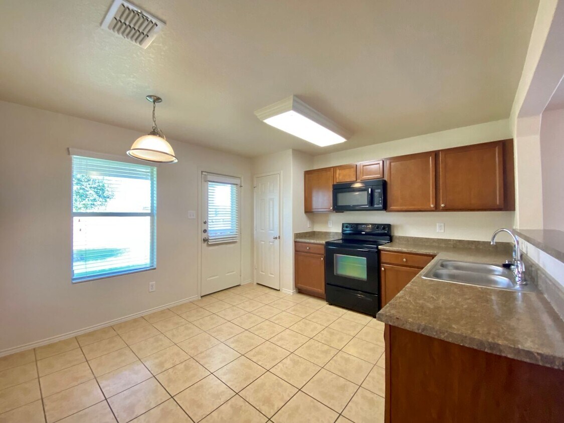 Primary Photo - Well-Maintained 3-Bedroom Home – Ideal for...