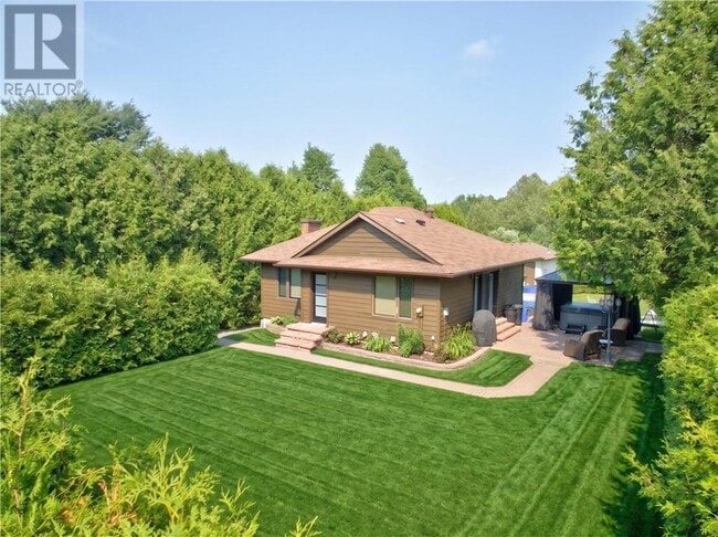 Building Photo - 3906 Edward Dr