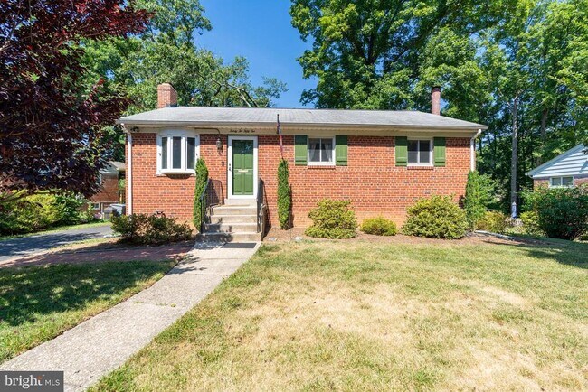 Foto del edificio - 3252 Holly Hill Dr