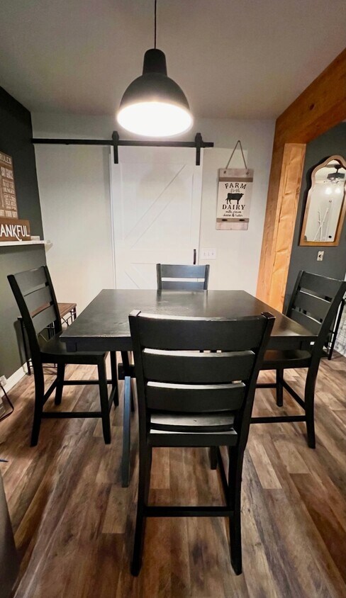 Foto del edificio - 5721 McDaniel Dr