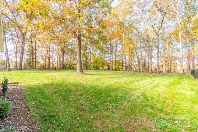 Building Photo - 7589 Monbo Rd