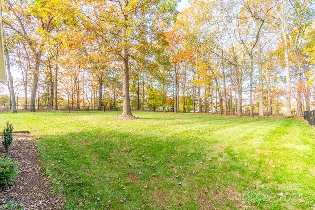 Foto del edificio - 7589 Monbo Rd