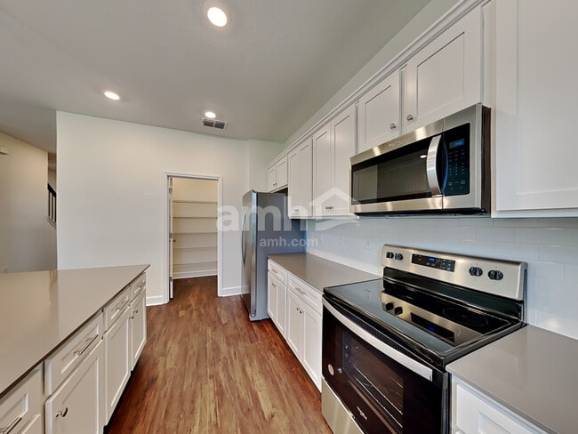 Building Photo - 1133 Walden Pond Dr