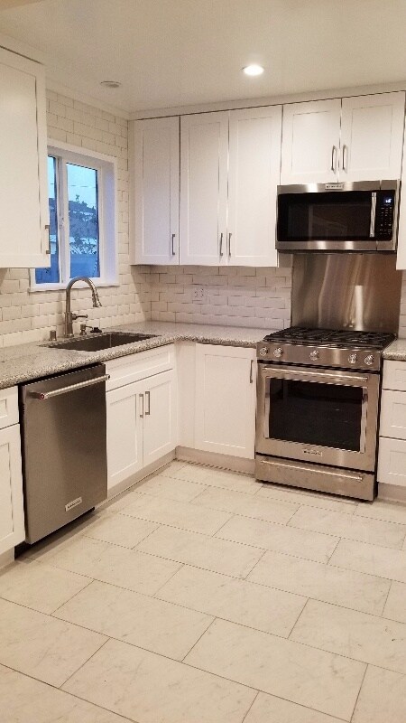 Foto del edificio - 7534 Farmdale Ave