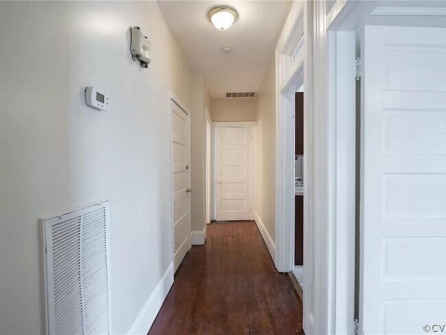 Upper unit hallway - 316 E Fillmore St