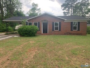 Building Photo - 208 Longview St