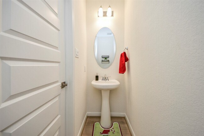 Foto del edificio - 4852 Sun Fls Dr