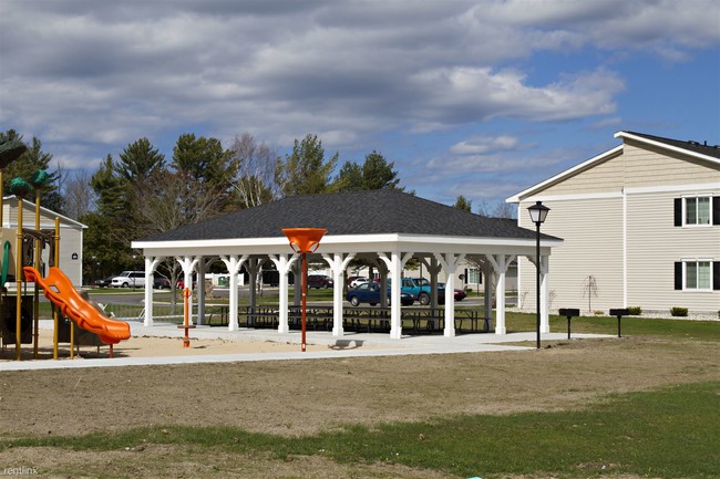 May 2014 JPC_051014_0129 - Springtree Apartments