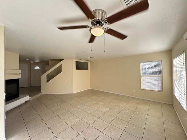 Building Photo - Amigo