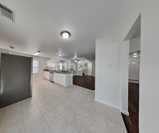 Building Photo - 11731 Rolling Stream Dr