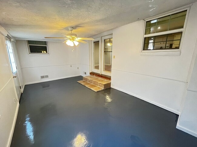 Foto del edificio - 4807 NW Cheyenne Ave