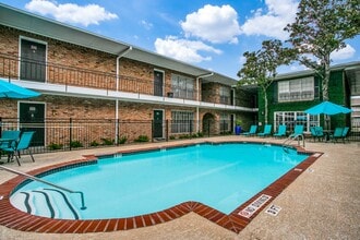 Building Photo - Bellaire Oaks Apartments